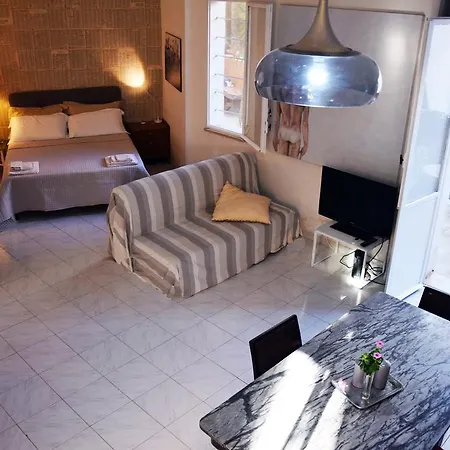 아파트 Artroom Garden